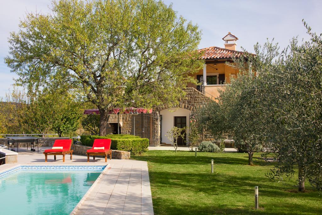 Villa Momiano With Private Pool Momjan Luaran gambar