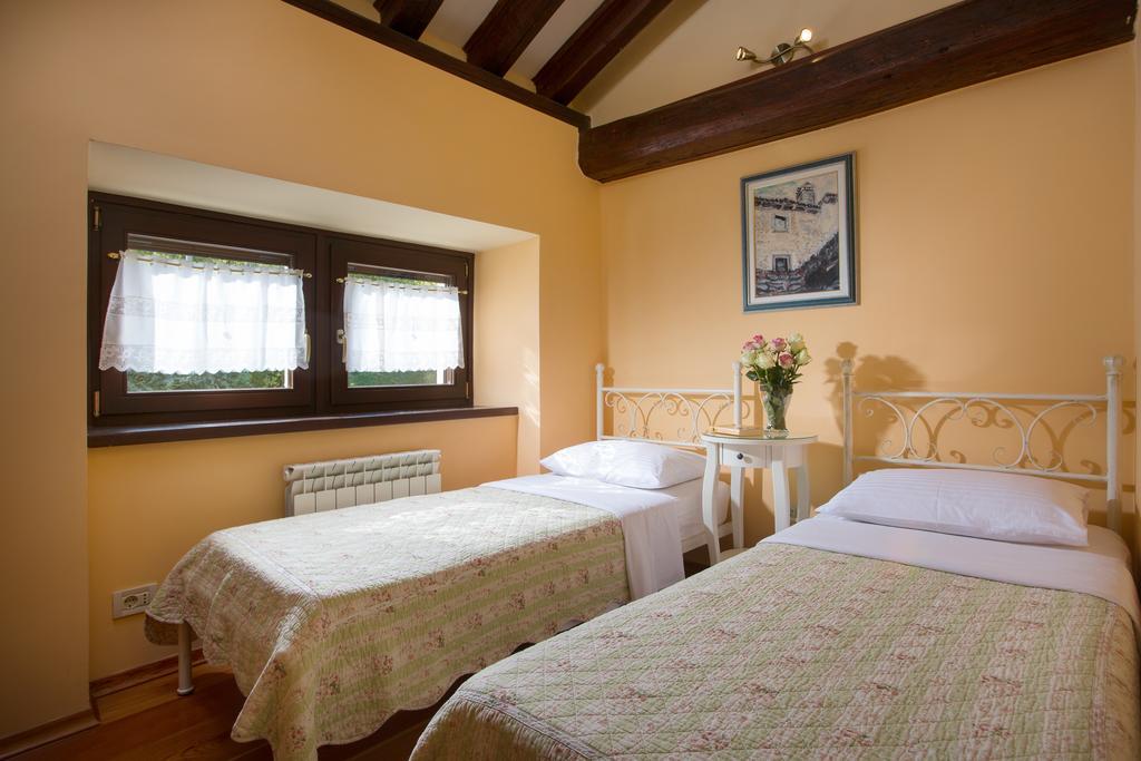 Villa Momiano With Private Pool Momjan Luaran gambar